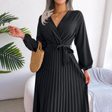 Robe Maxi Plissée Croisée Élégante