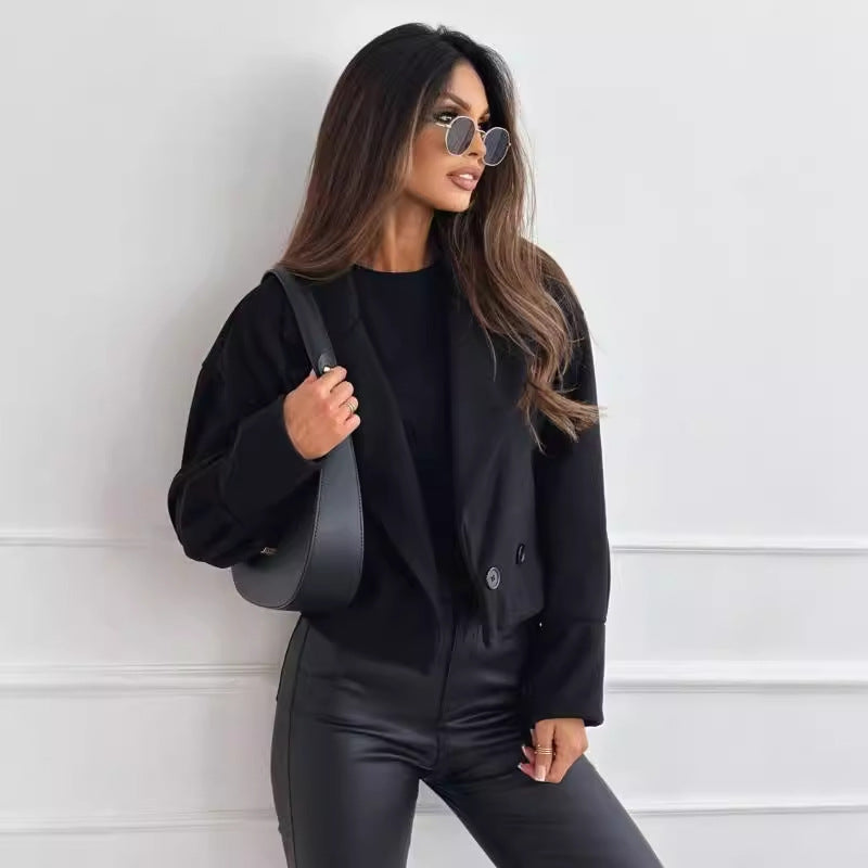 Manteau court en laine à col tailleur