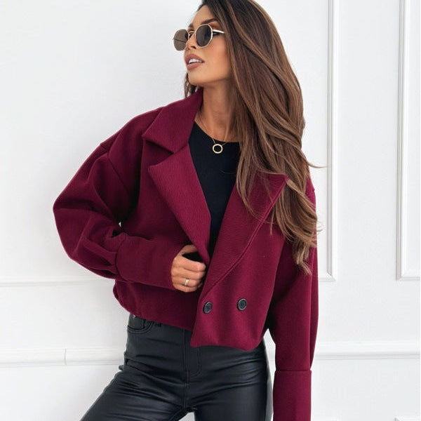 Manteau court en laine à col tailleur